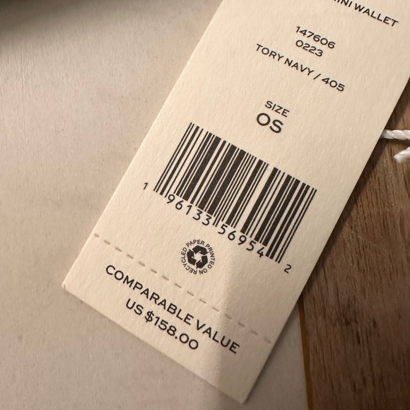 NWT! NEW! Tory Burch Emerson Compact Wallet Navy with Gold logo Women Leather - Picture 6 of 6